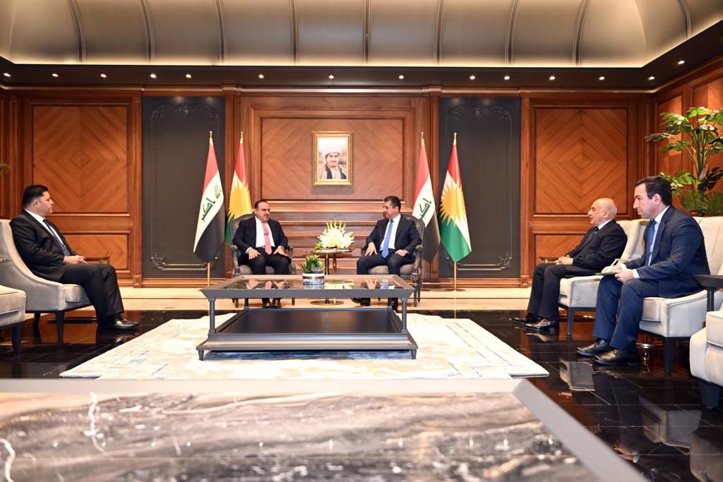 Kurdistan Region Prime Minister Masrour Barzani (top right) during his meeting with Iraqi justice minister, Judge Salar Abdul Sattar, in Erbil, Oct. 6, 2022. (Photo: KRG)